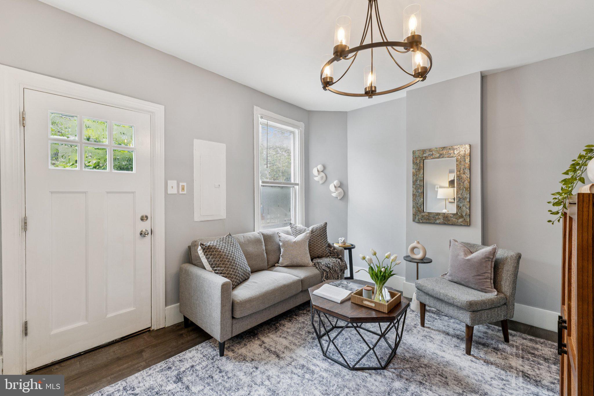 913 COLUMBIA ROAD NW