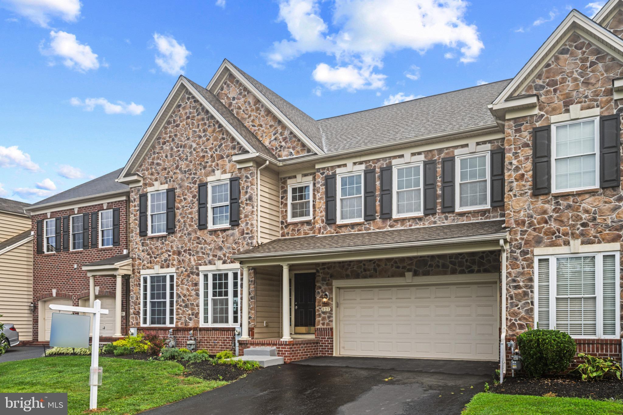 827 BRIDLE PATH