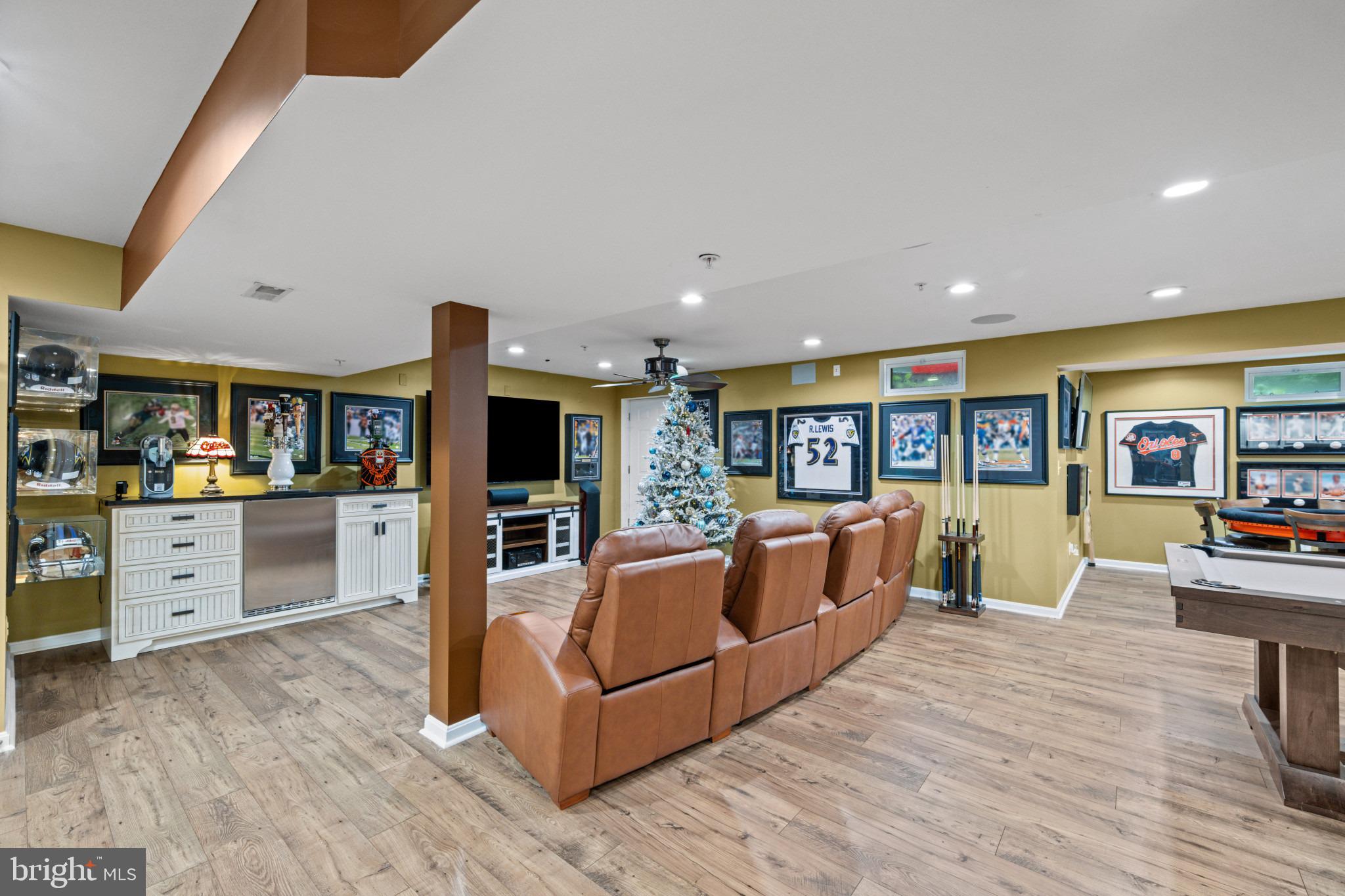 827 BRIDLE PATH