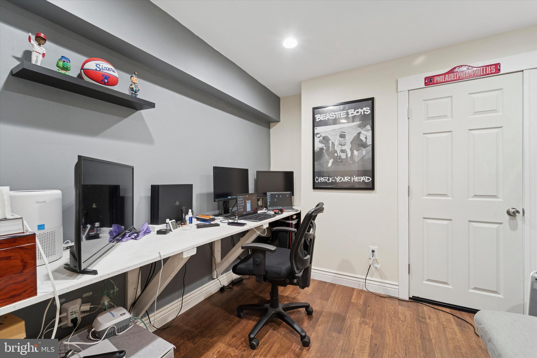 IDLEWOOD - Residential