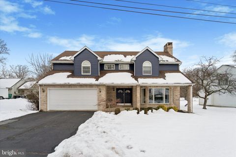 527 E RAVINE STREET LANGHORNE PA 19047