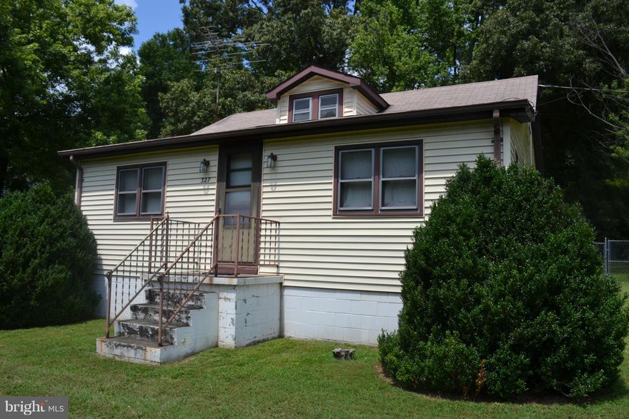 ***ABSOLUTE AUCTION*** List price is SUGGESTED STARTING BID only. Price TBD at live public auction, Wednesday, AUG 31st AT, 6pm Eastern.  Property Tour 08/24/16 @ 6pm SHARP. Deposit must be certified funds in the amount of $10,000. Please direct your inquires to Mr. Kelly Strauss, the showing contact.