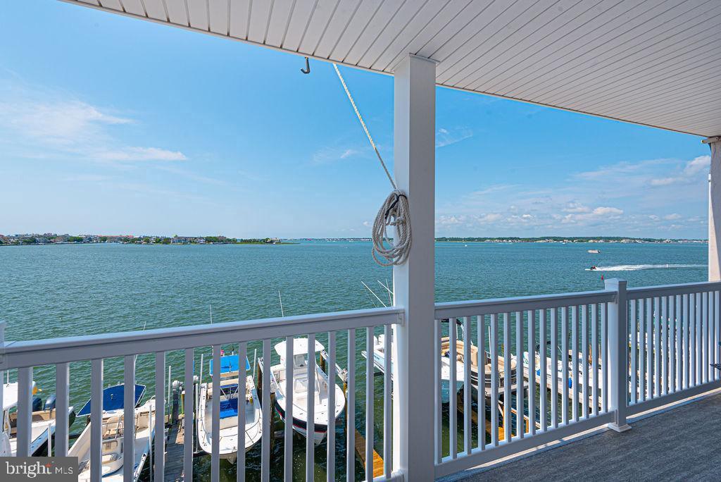 411 BAYSHORE DRIVE 301