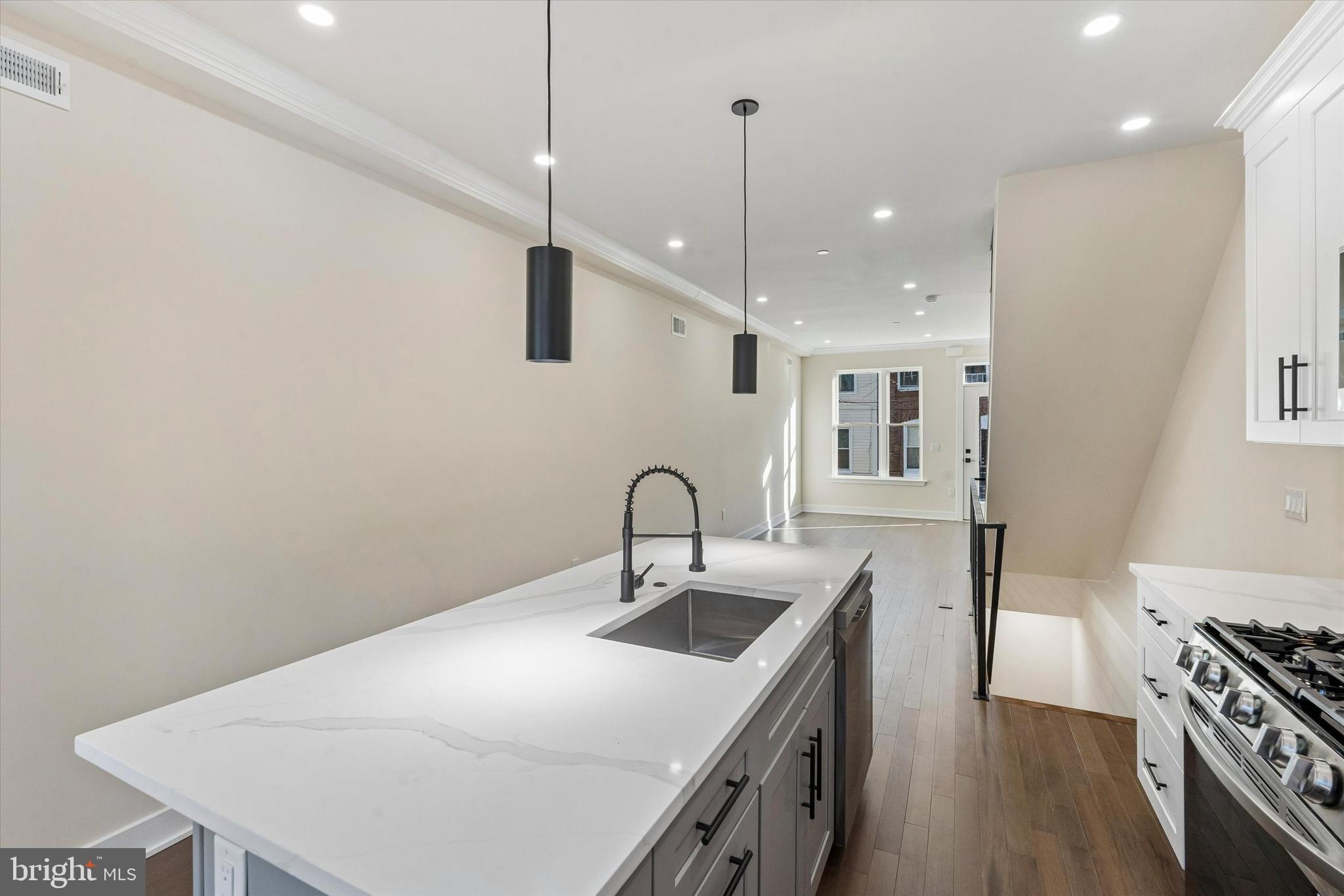 POINT BREEZE - Residential