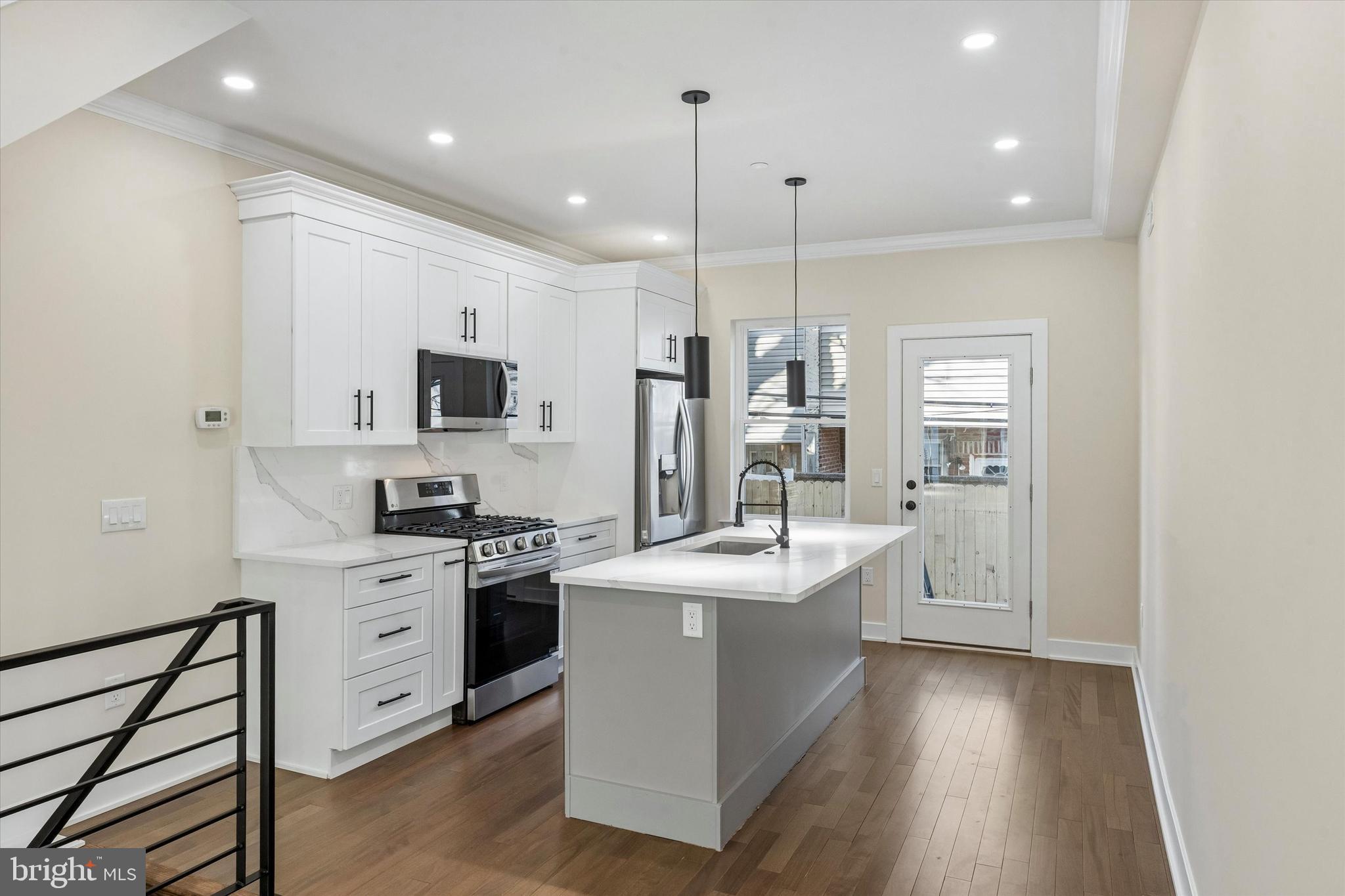 POINT BREEZE - Residential