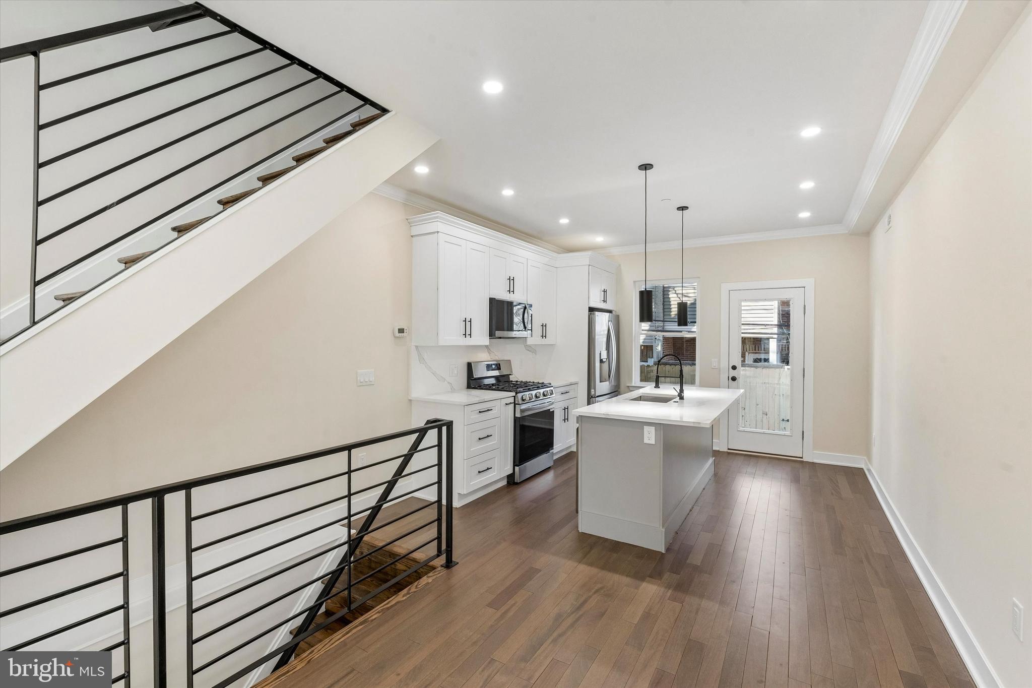 POINT BREEZE - Residential