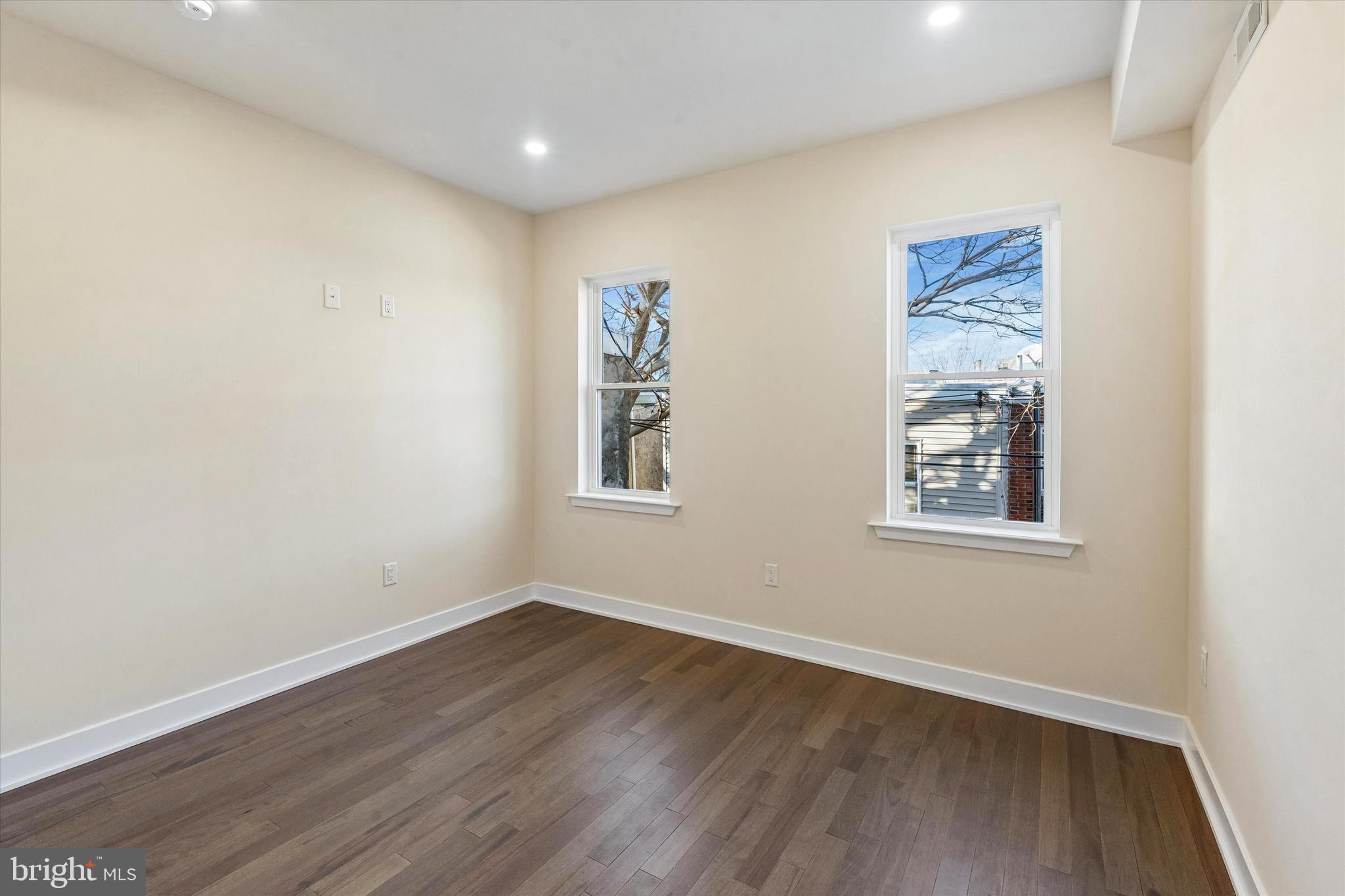 POINT BREEZE - Residential