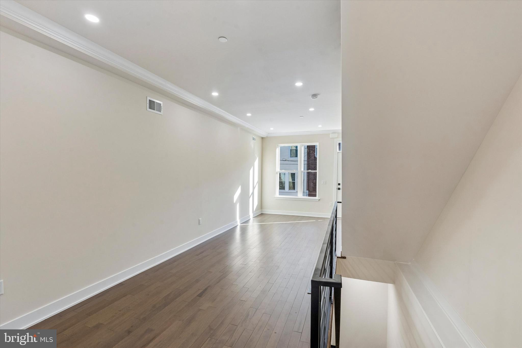 POINT BREEZE - Residential