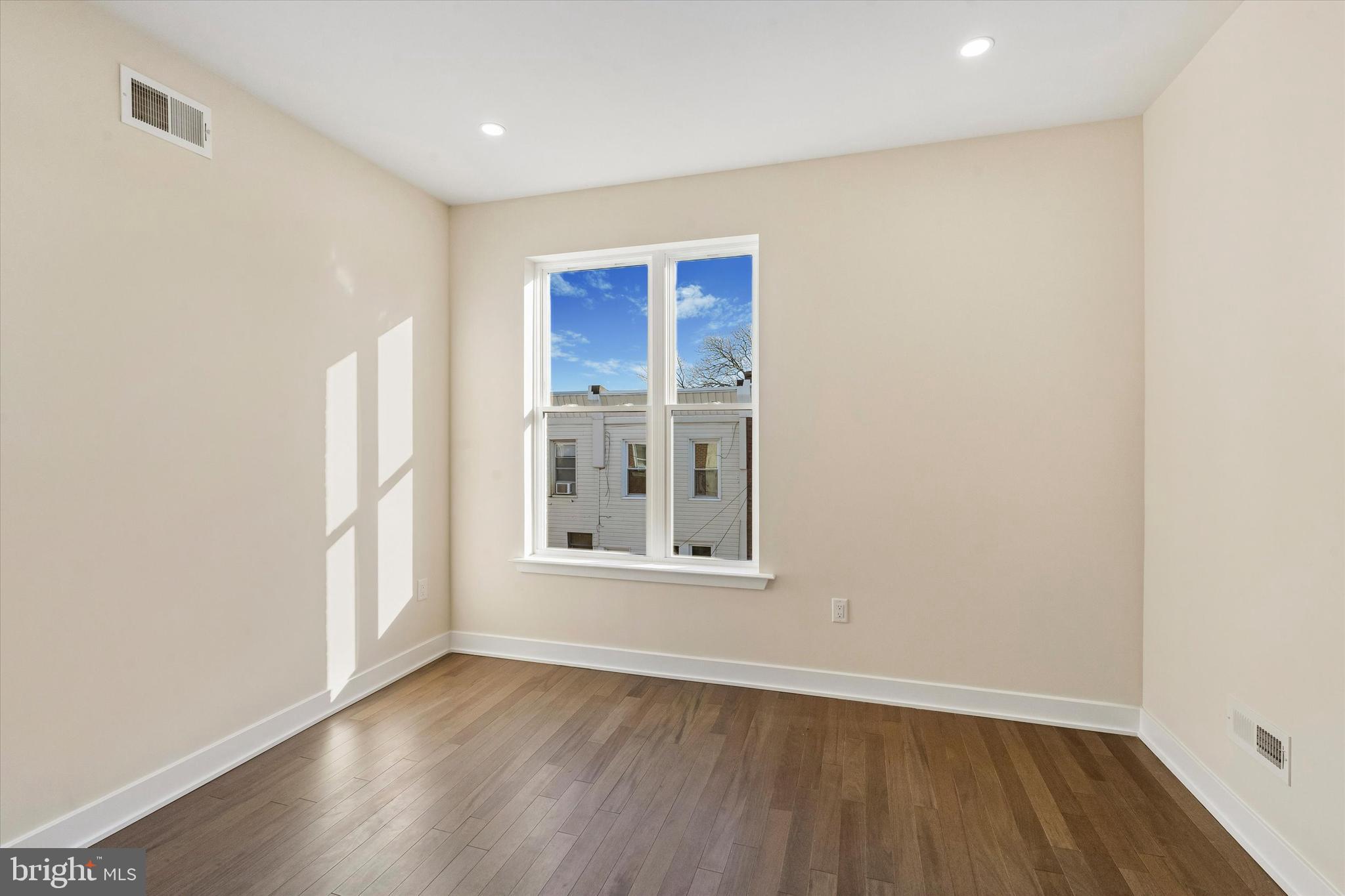 POINT BREEZE - Residential