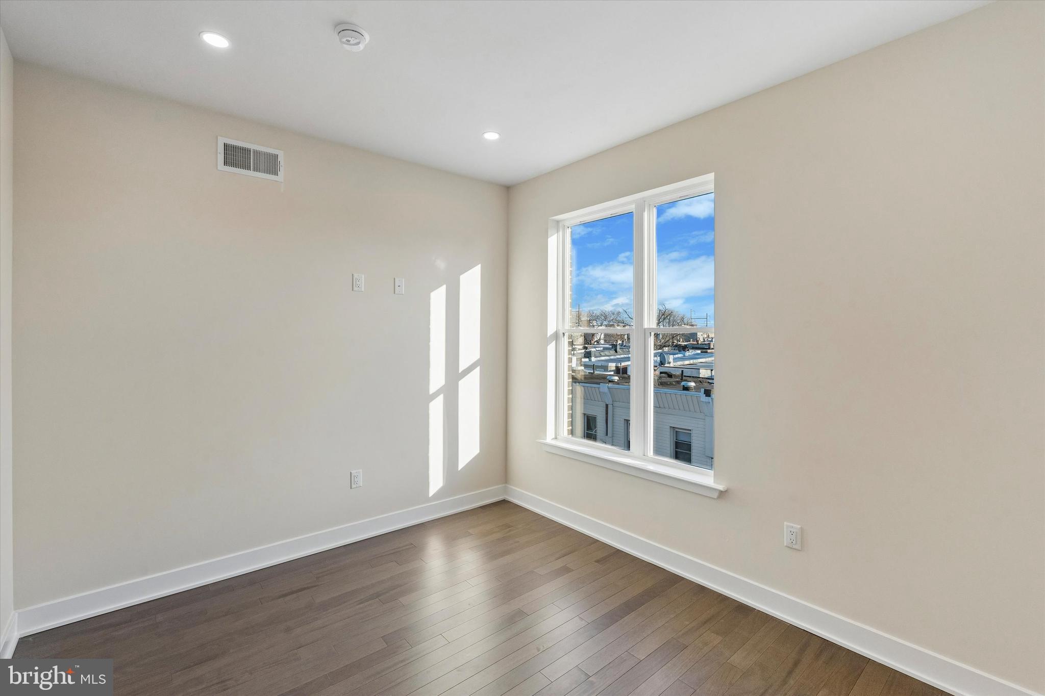 POINT BREEZE - Residential