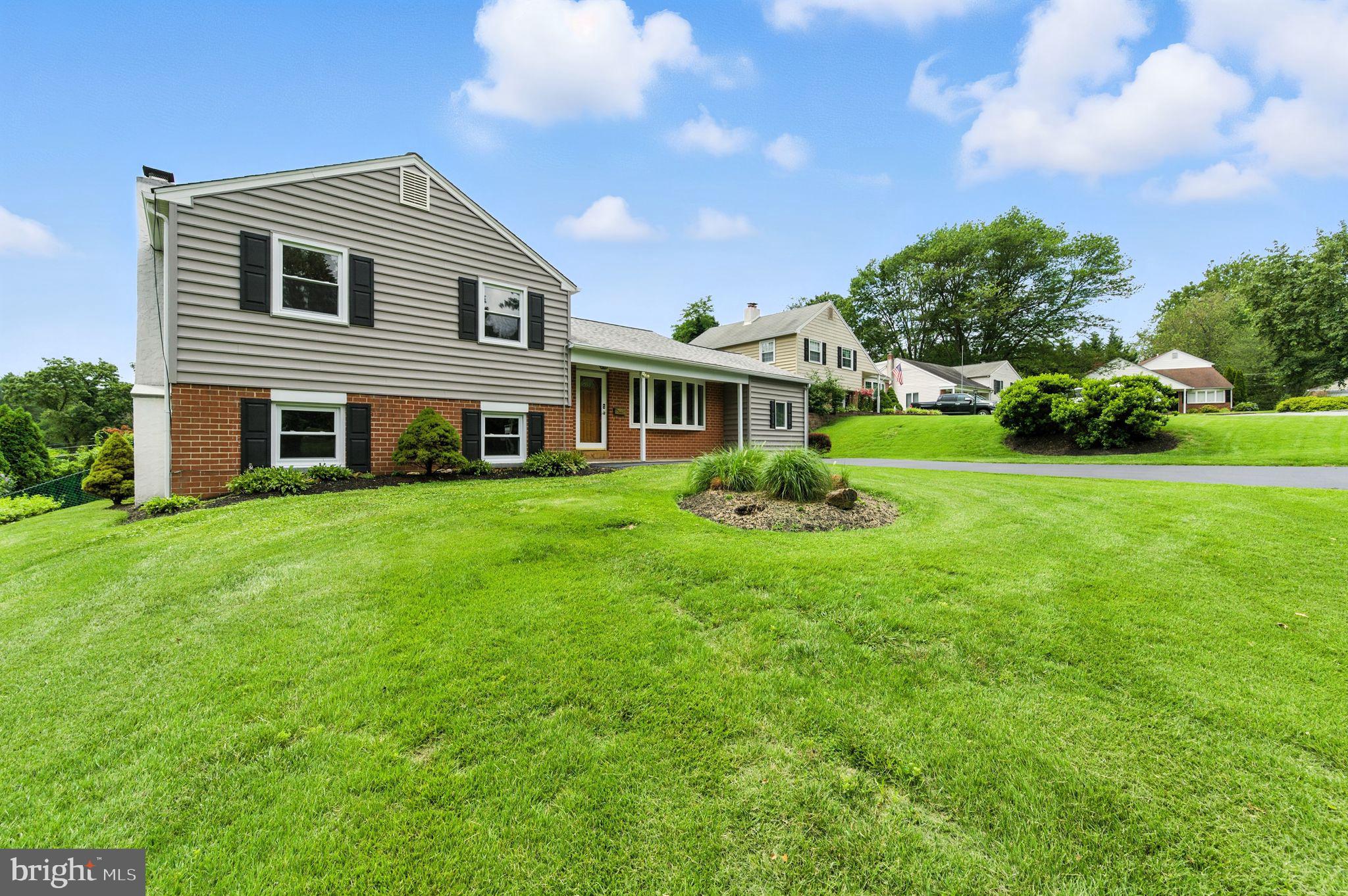 114 WOODVIEW LANE