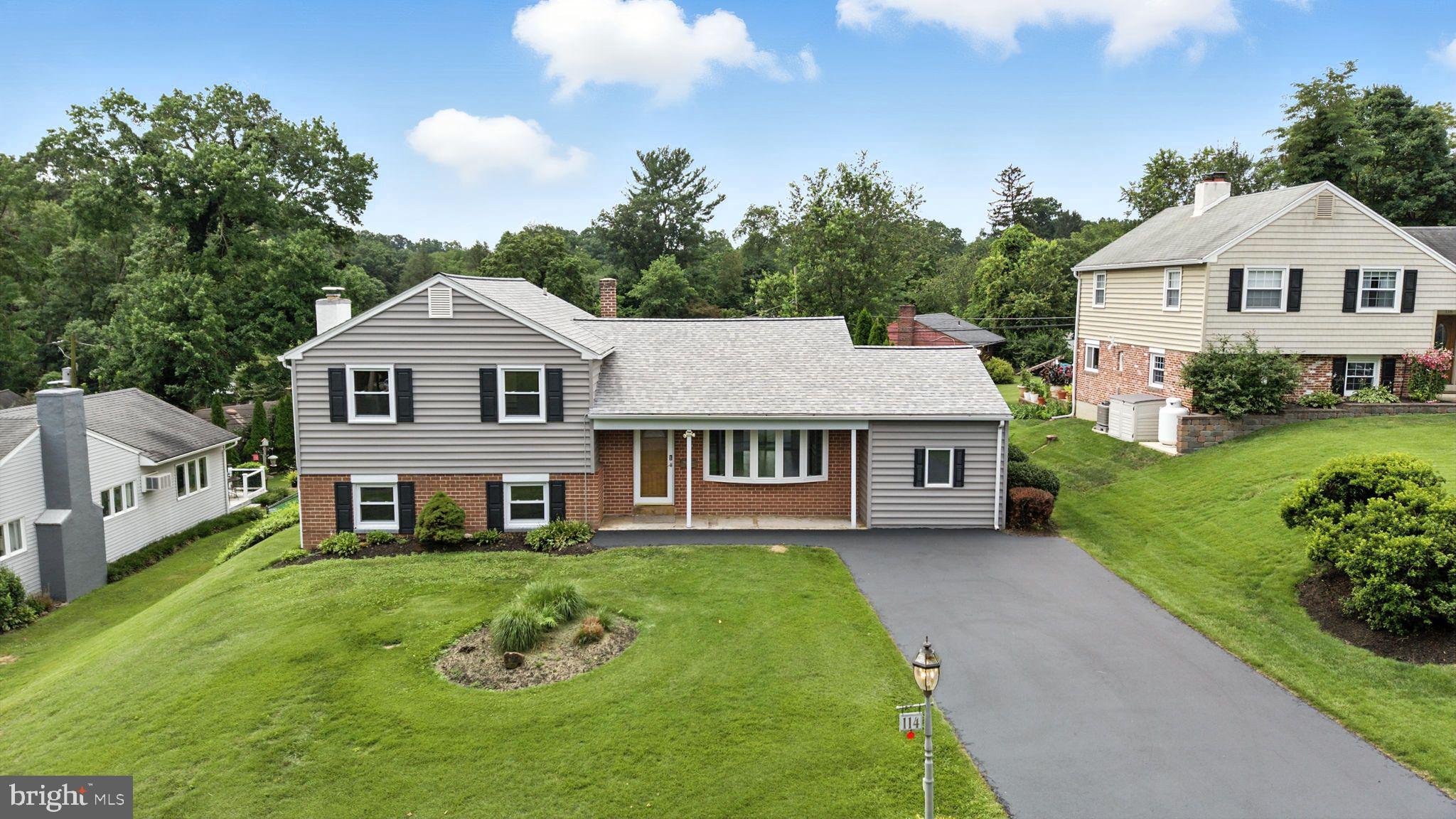 114 WOODVIEW LANE