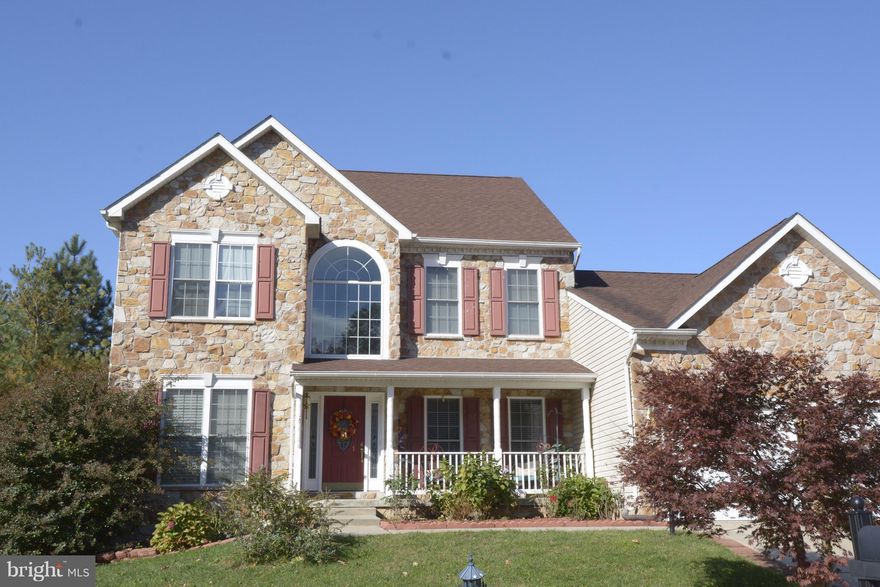 Welcome to Beacon Point Beautifully maintained stone front colonial home in Beacon Point. 1st floor master suite w/bath, Grand 2 story Entrance.