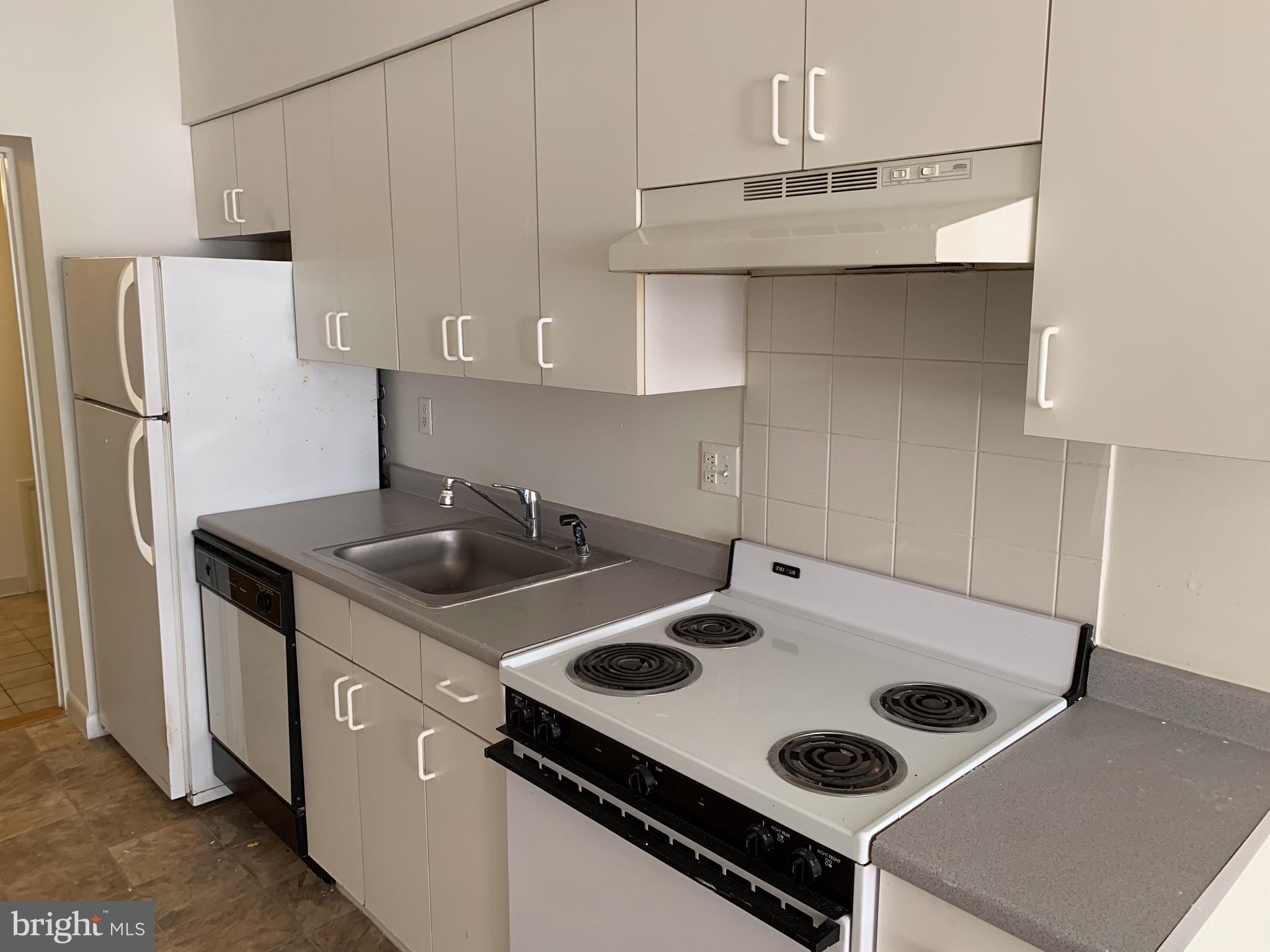 WASHINGTON SQ WEST - Residential Lease