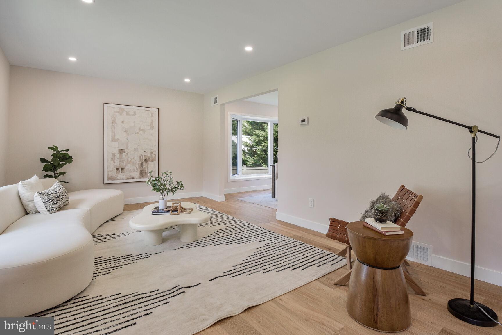 FOX HILLS - Residential