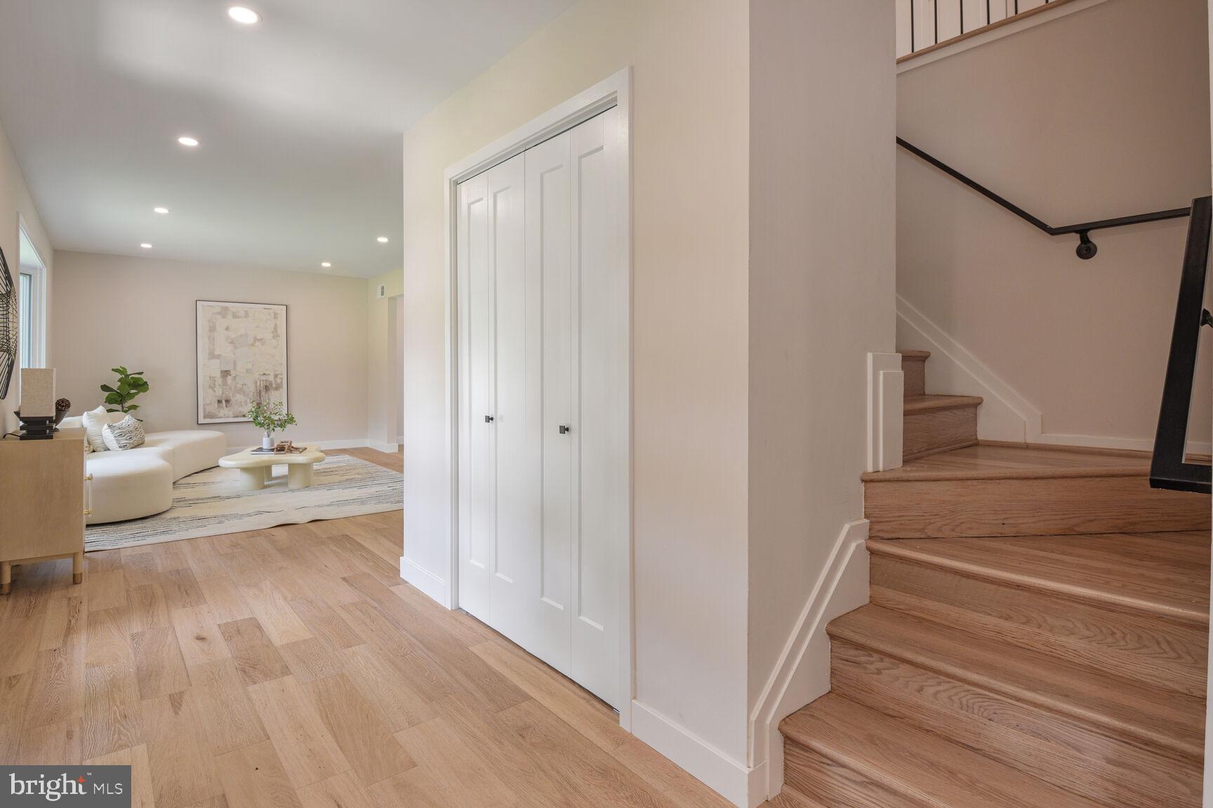 FOX HILLS - Residential