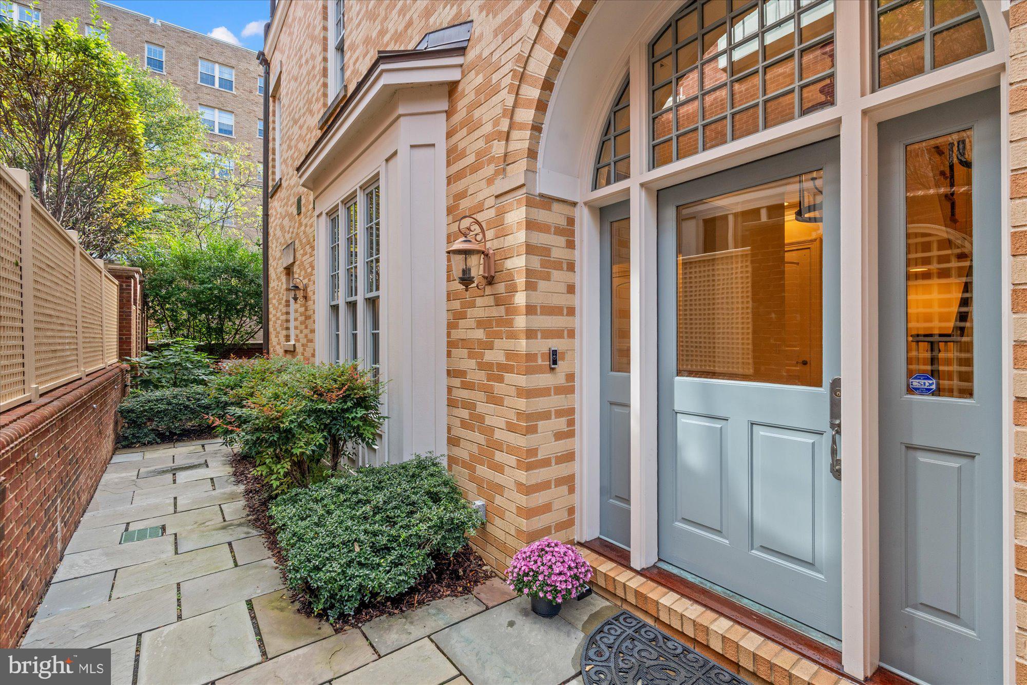2995 38TH STREET NW