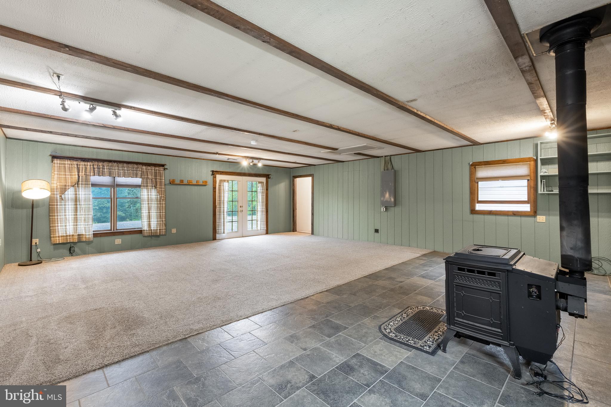 HOWARD - Residential