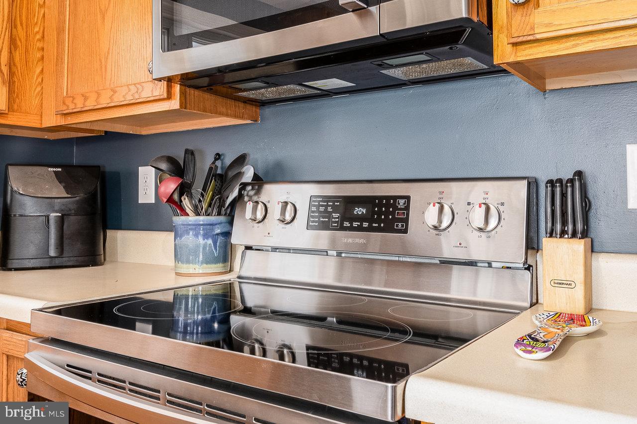 HAWKSBILL HEIGHTS - Residential