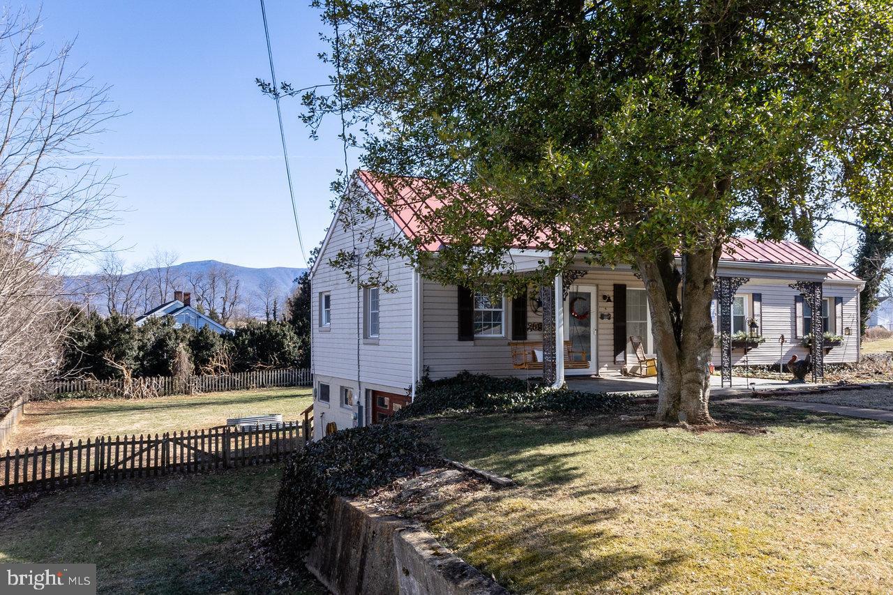 HAWKSBILL HEIGHTS - Residential