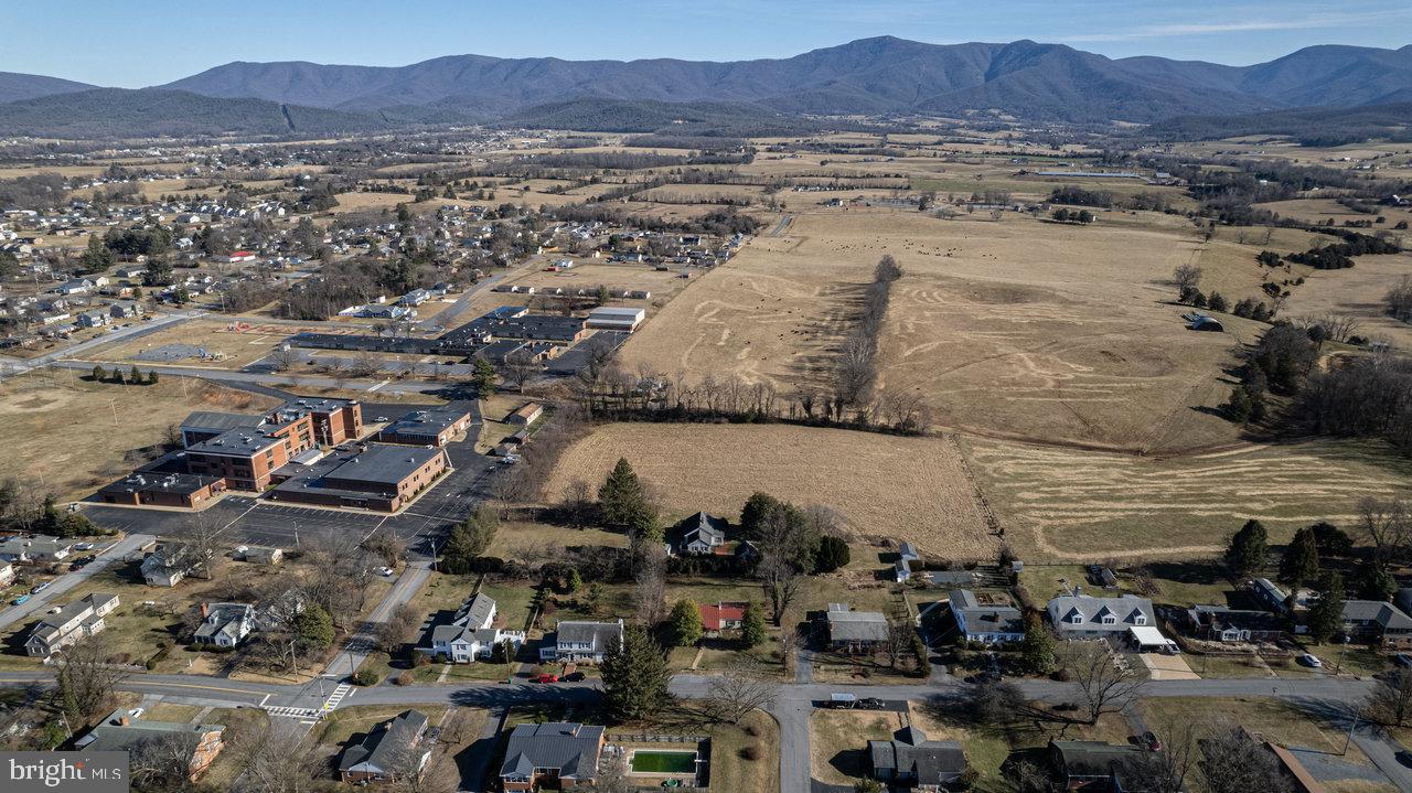 HAWKSBILL HEIGHTS - Residential