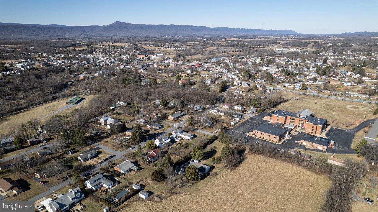 HAWKSBILL HEIGHTS - Residential