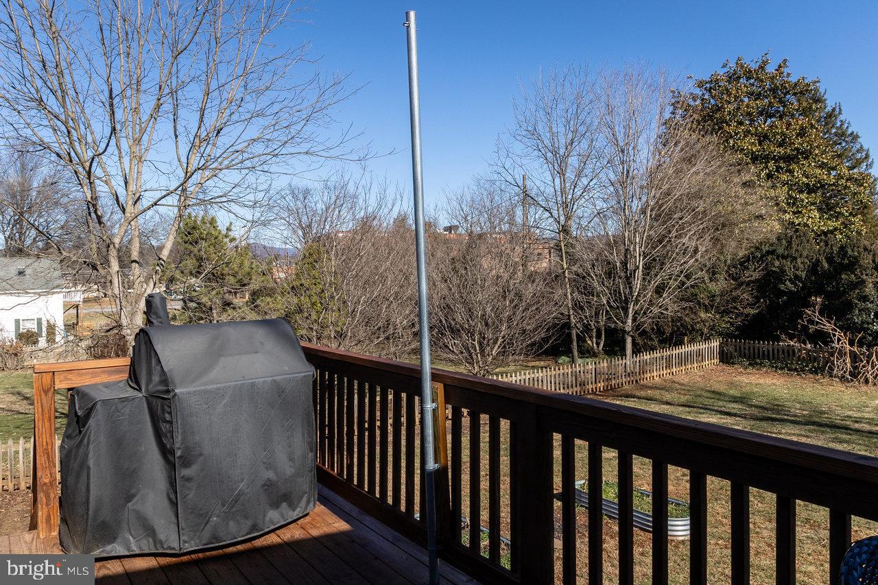 HAWKSBILL HEIGHTS - Residential