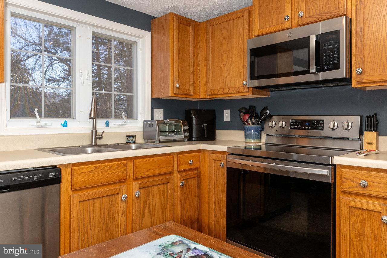 HAWKSBILL HEIGHTS - Residential