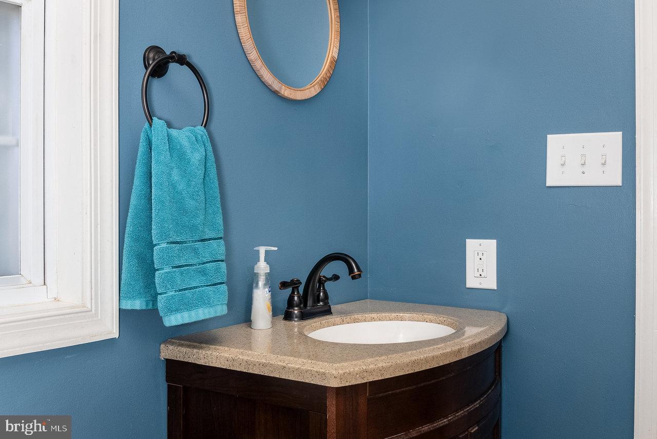 HAWKSBILL HEIGHTS - Residential