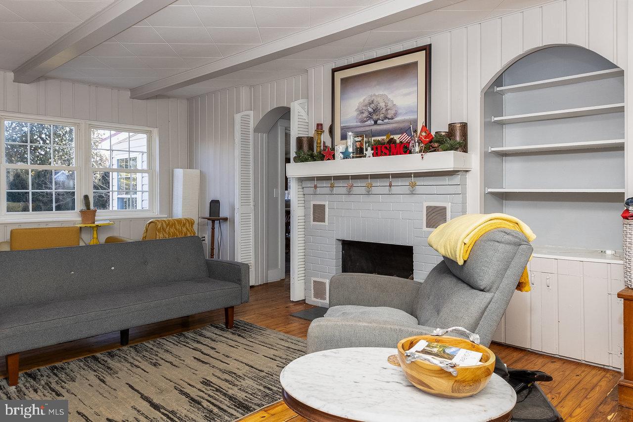 HAWKSBILL HEIGHTS - Residential