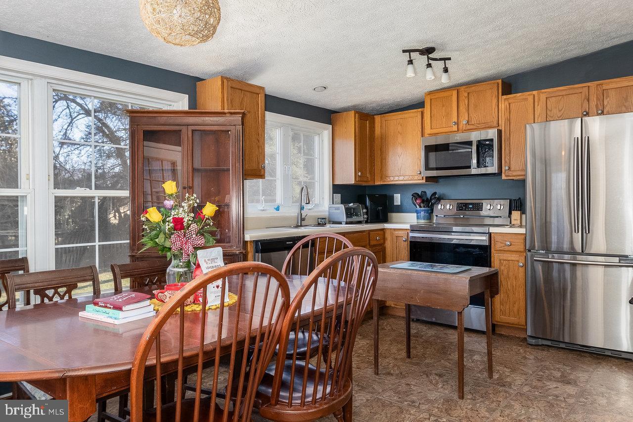 HAWKSBILL HEIGHTS - Residential