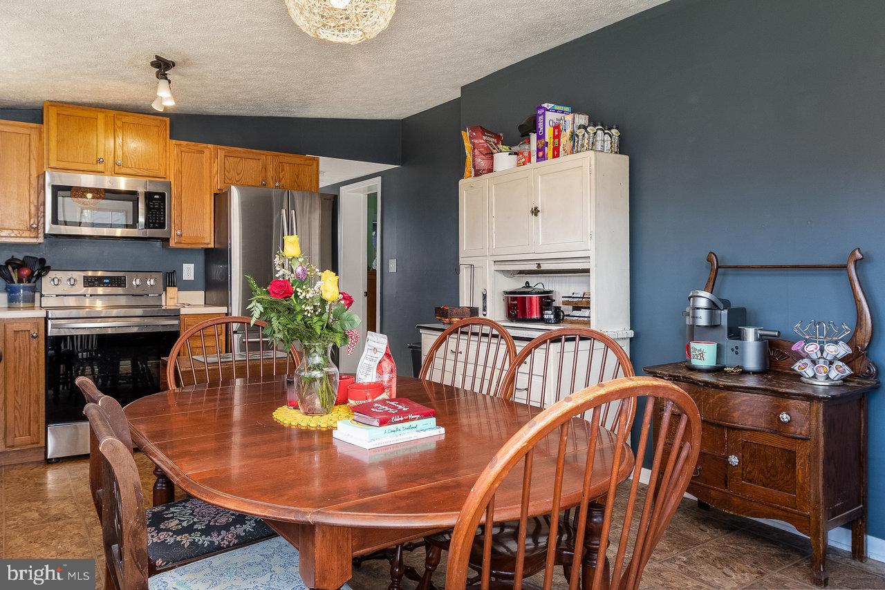 HAWKSBILL HEIGHTS - Residential