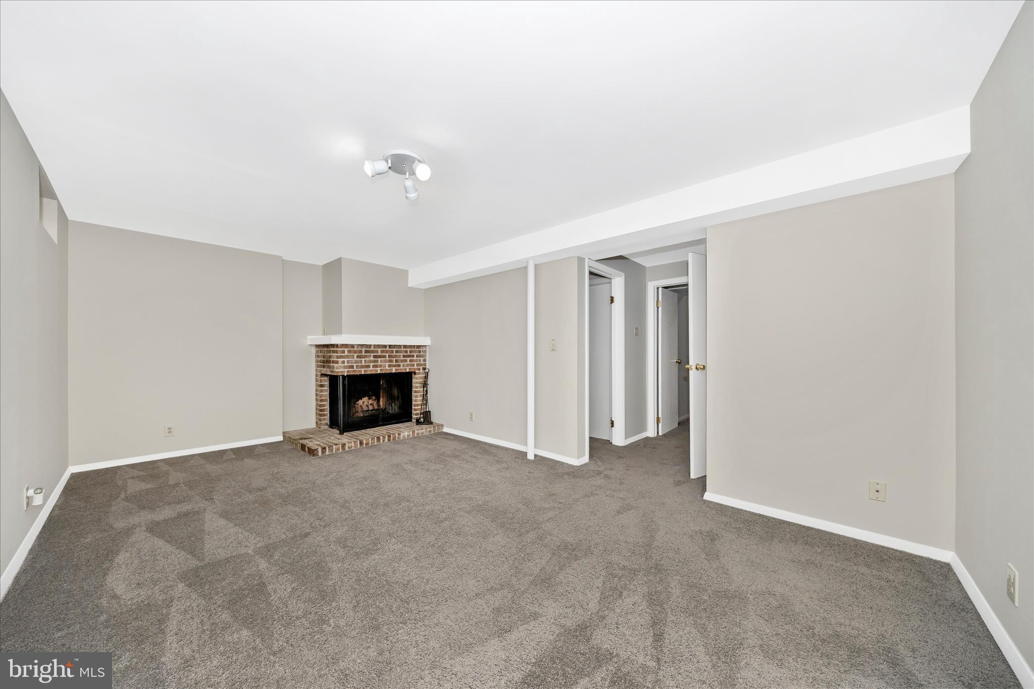 AMBER MEADOWS - Residential