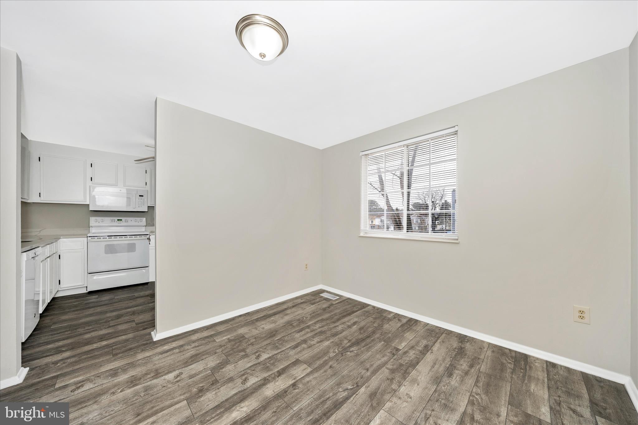 AMBER MEADOWS - Residential