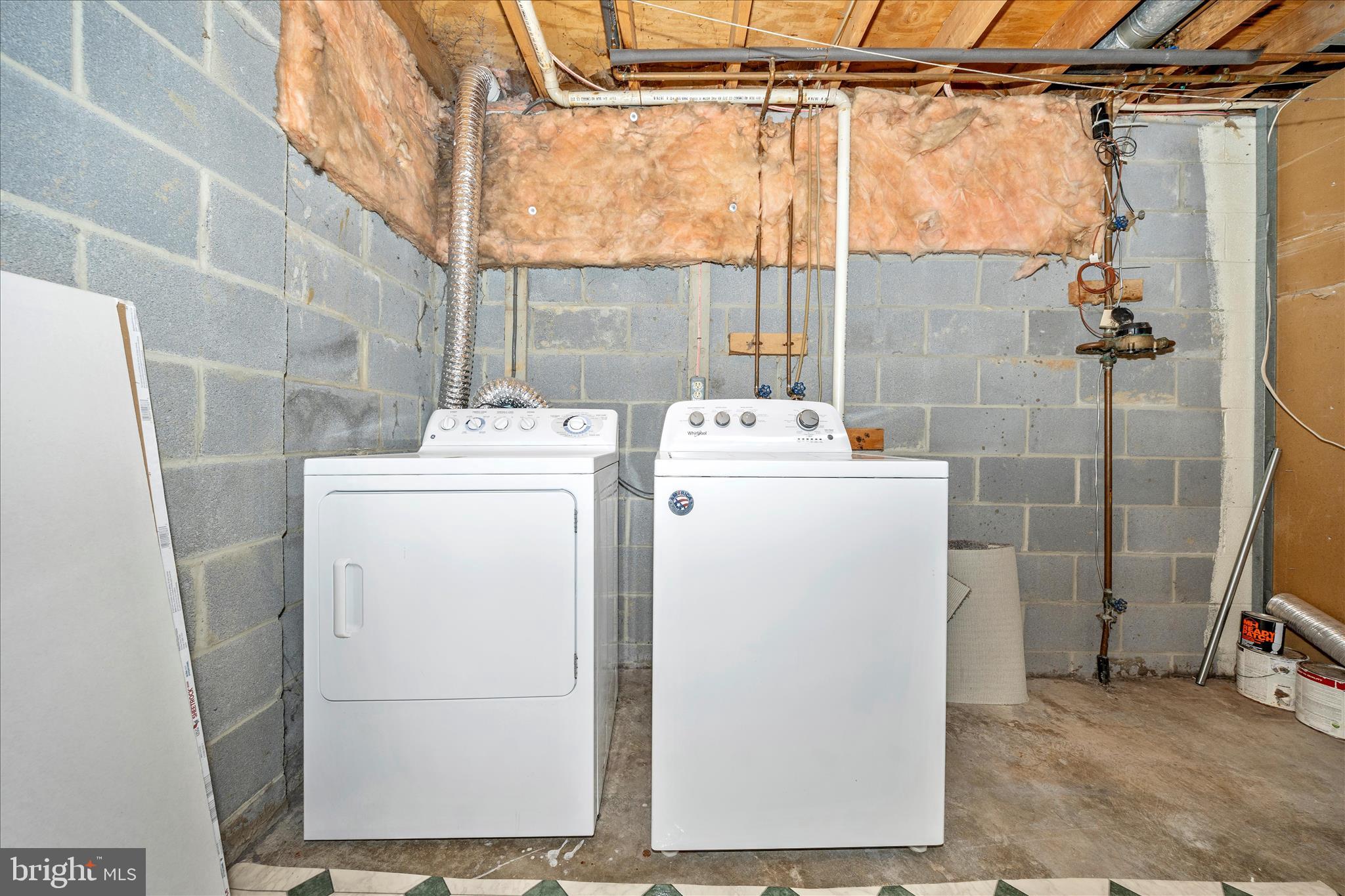 AMBER MEADOWS - Residential