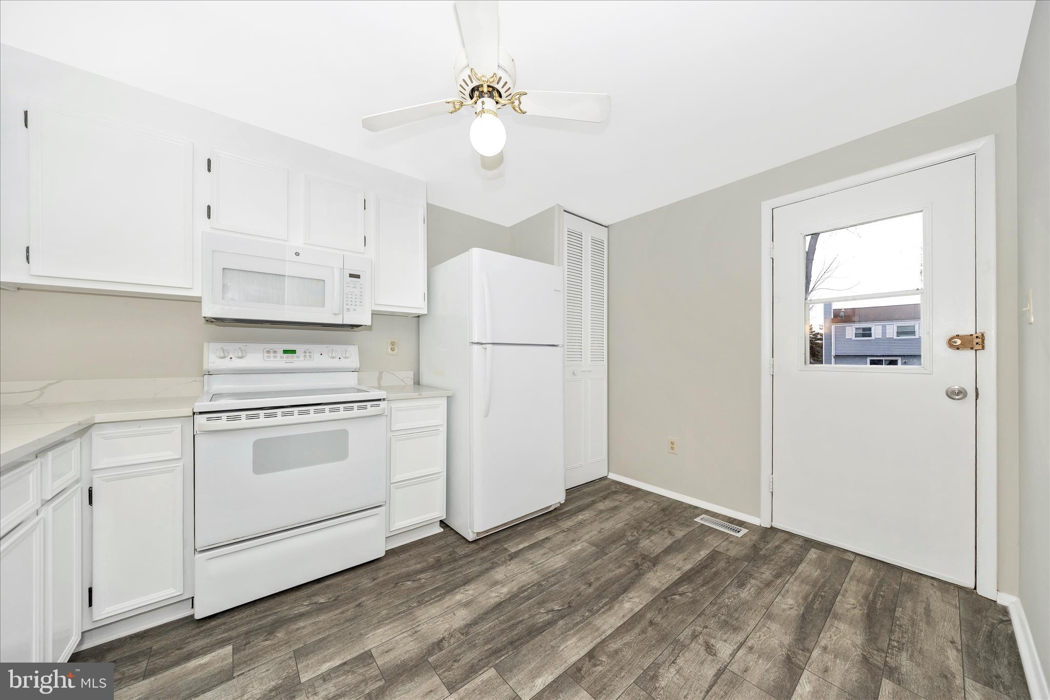 AMBER MEADOWS - Residential