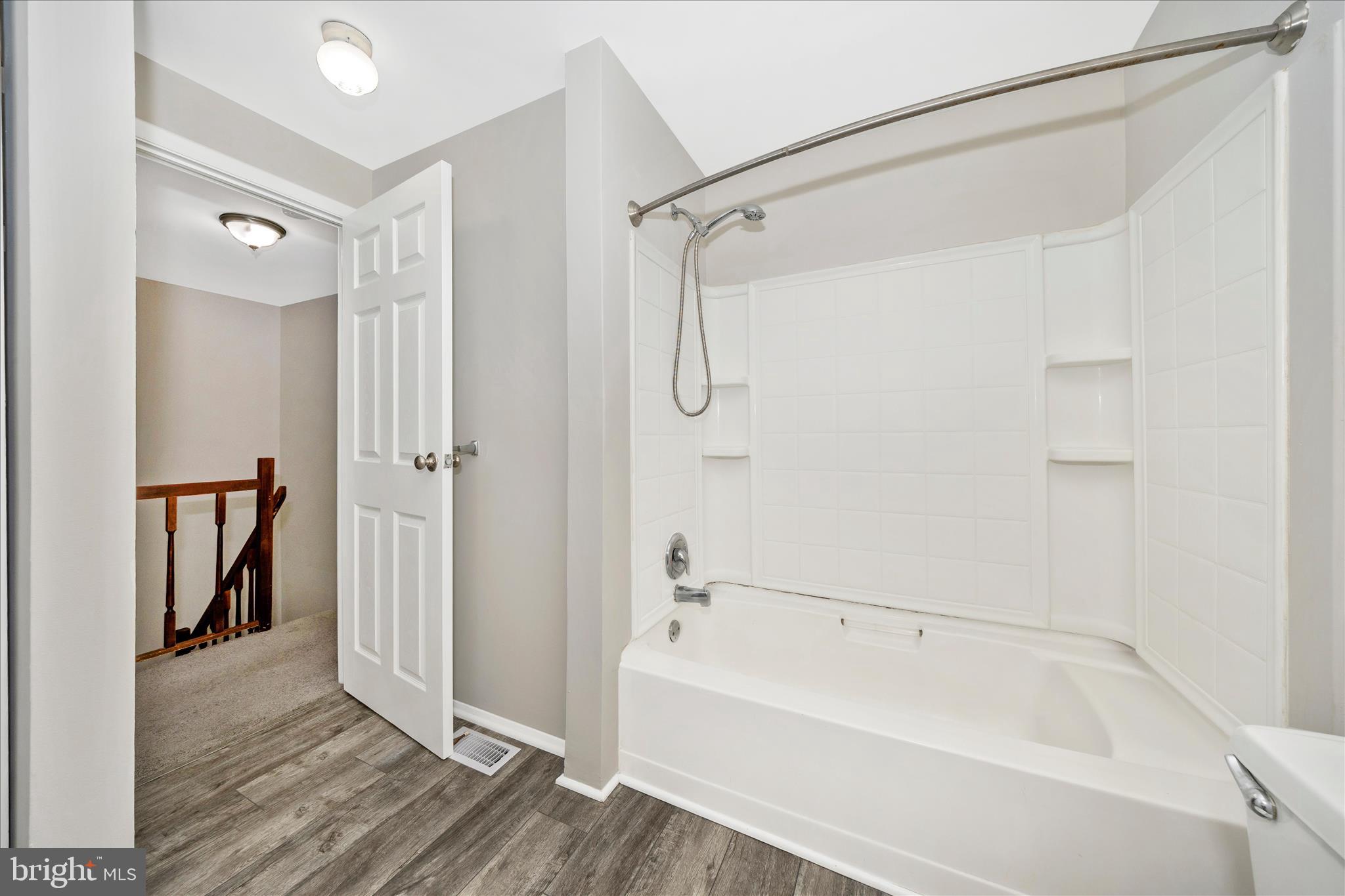 AMBER MEADOWS - Residential