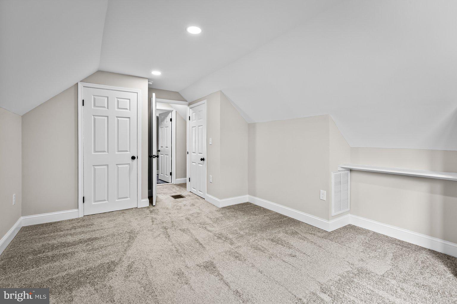 SILVER CREEK - Residential