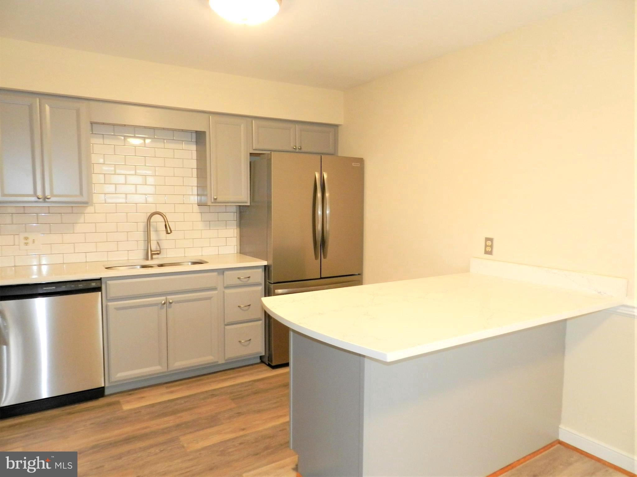 300 CLAIBORNE AVENUE 4