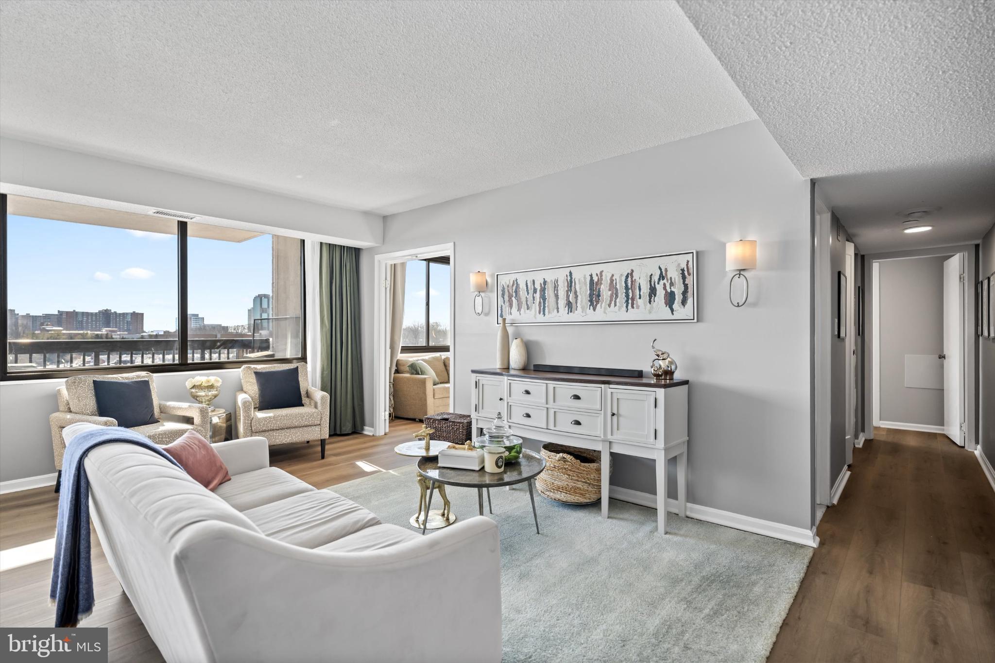 SKYLINE HOUSE - Residential