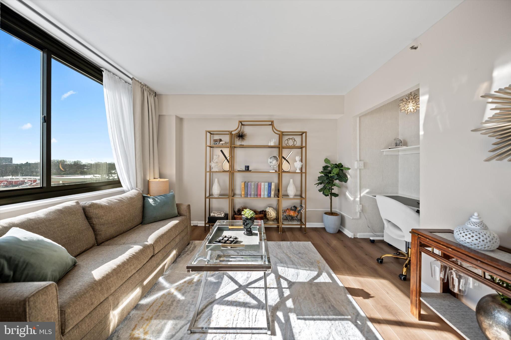 SKYLINE HOUSE - Residential