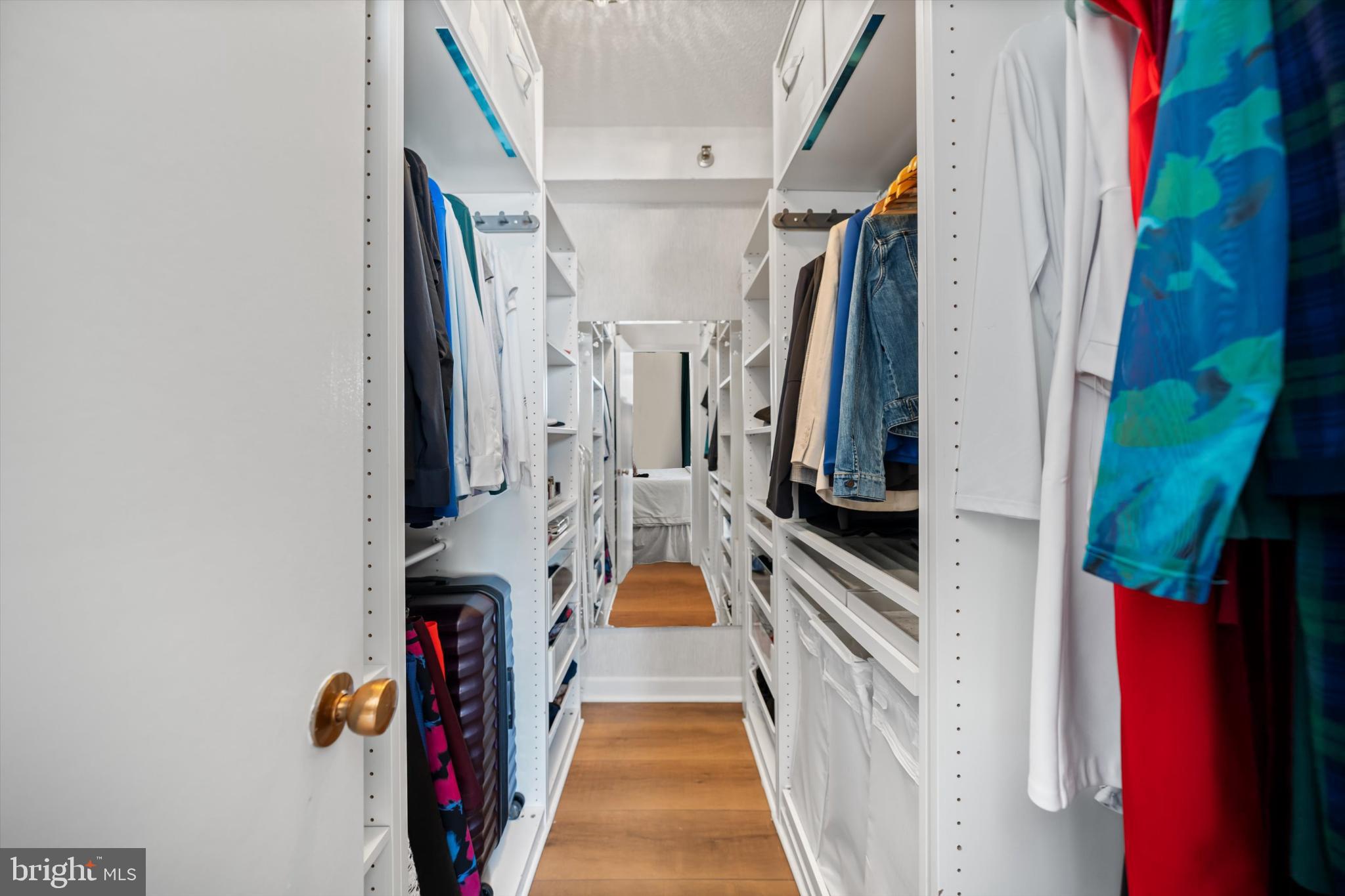 SKYLINE HOUSE - Residential