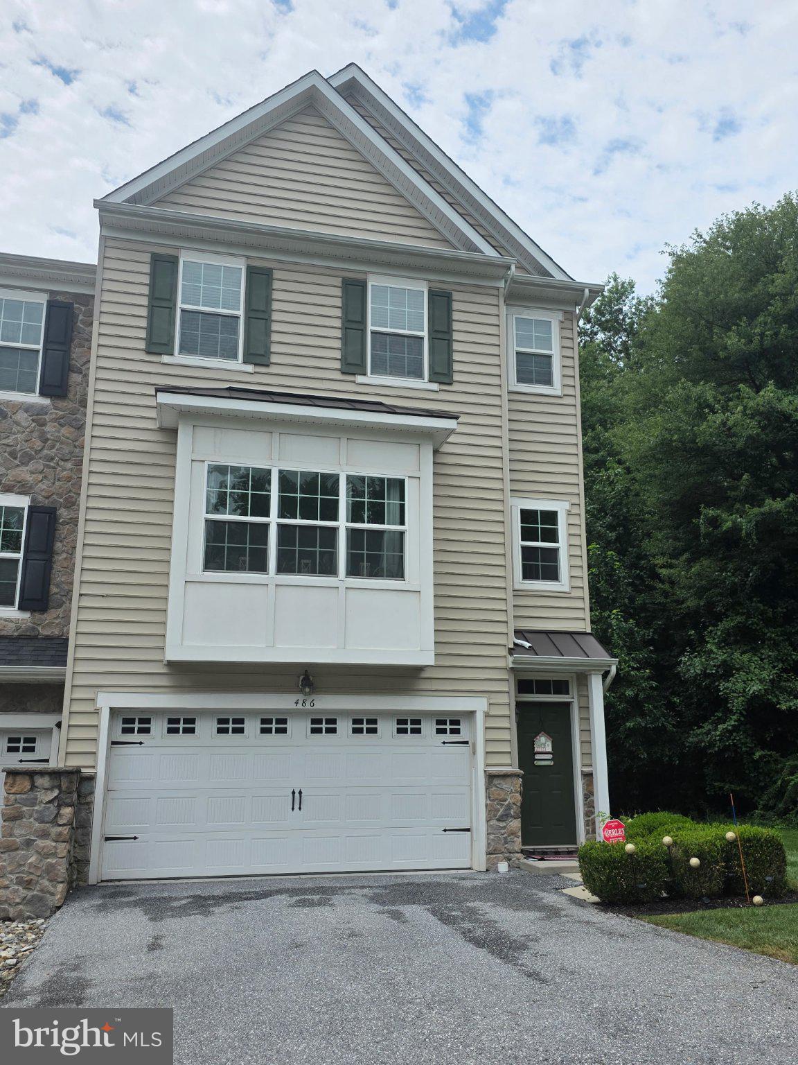 486 JACOBSEN DRIVE