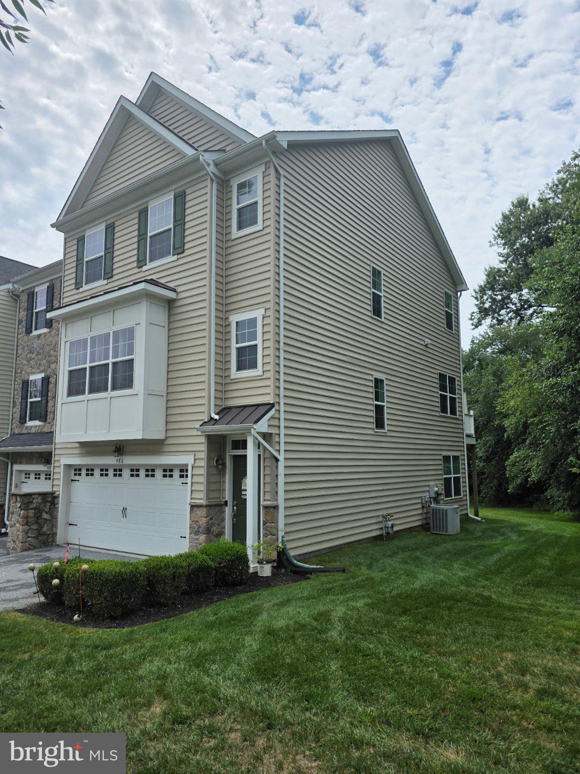 486 JACOBSEN DRIVE