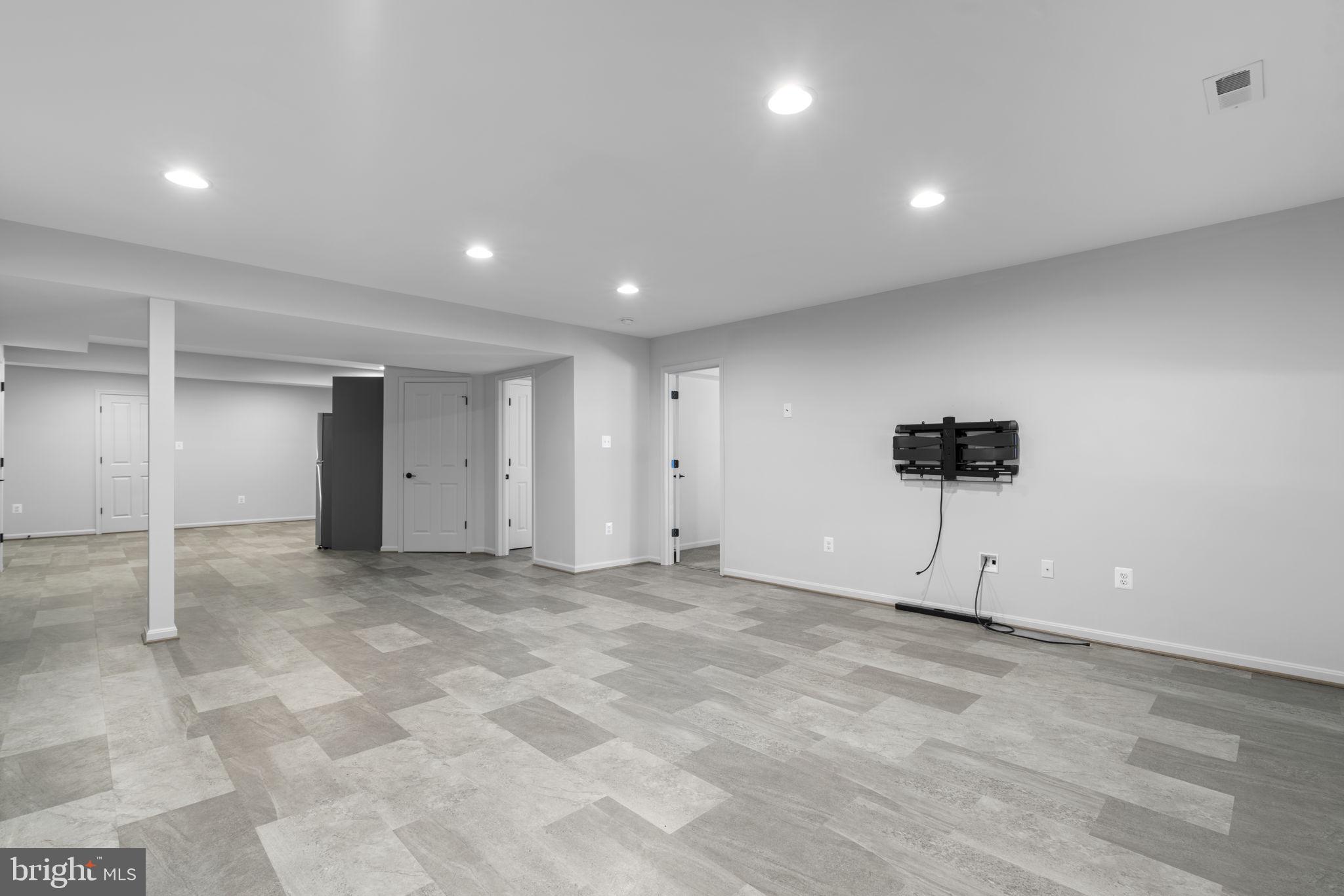 VILLAGE OF HICKORY RIDGE - Residential