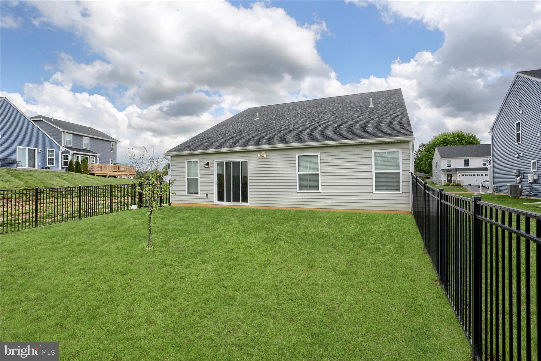 2 SHILLINGTON LANE