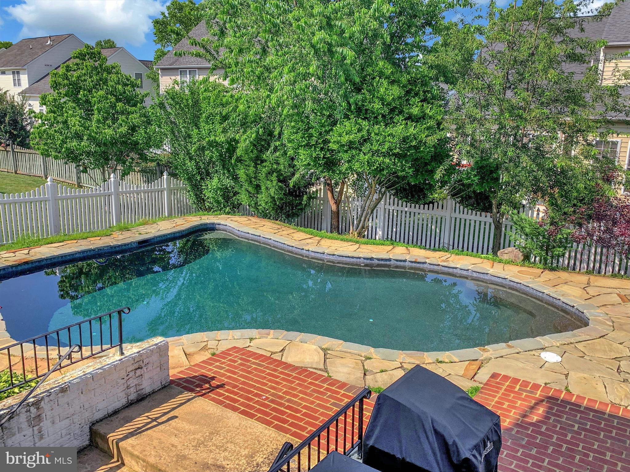 RIVER CLUB - Residential