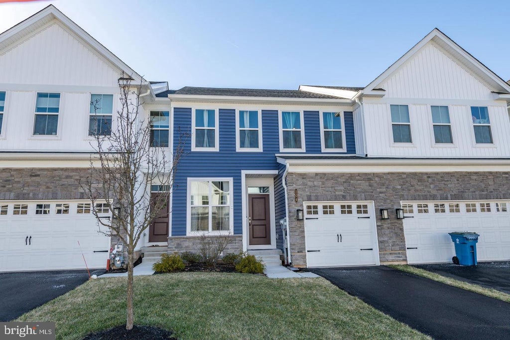 Photo of 204 Wystone Court, COLMAR, PA 18915 (MLS # PAMC2195226)