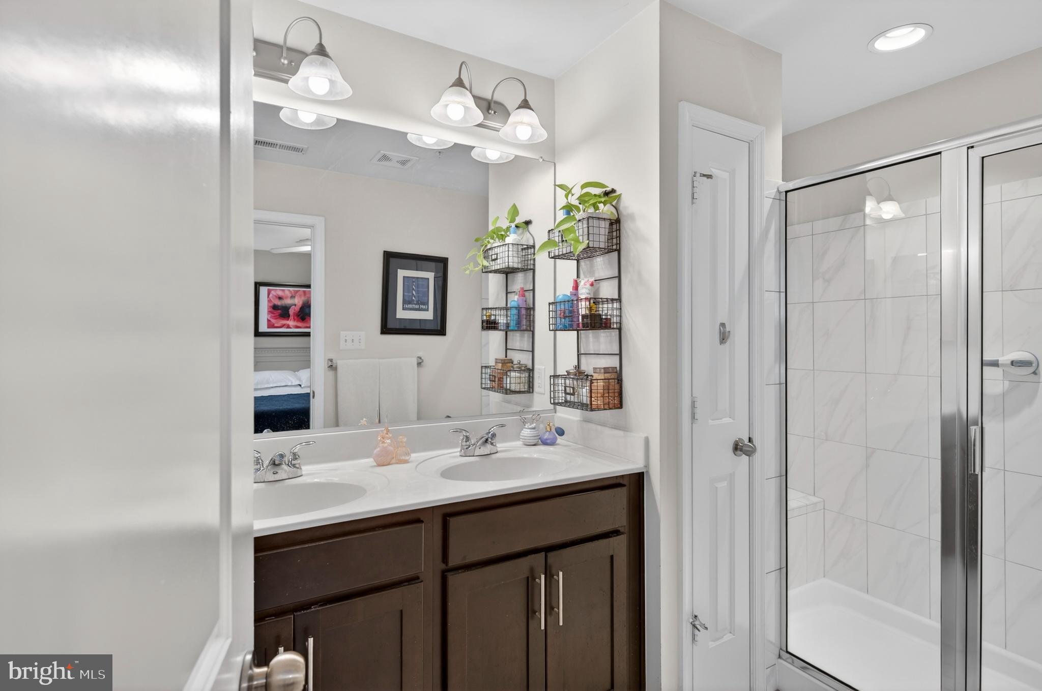 VILLAGE GREENS - Residential