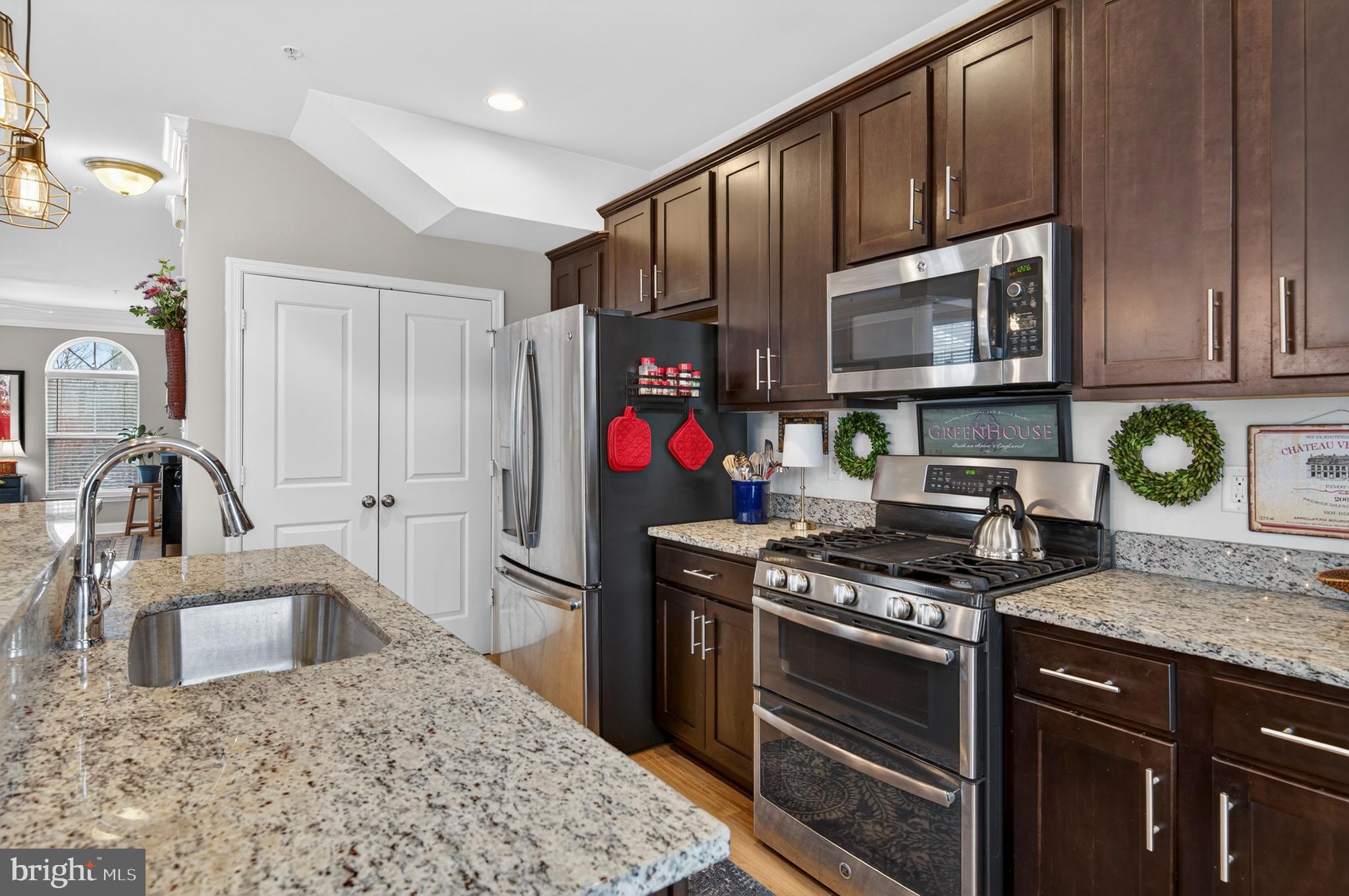 VILLAGE GREENS - Residential